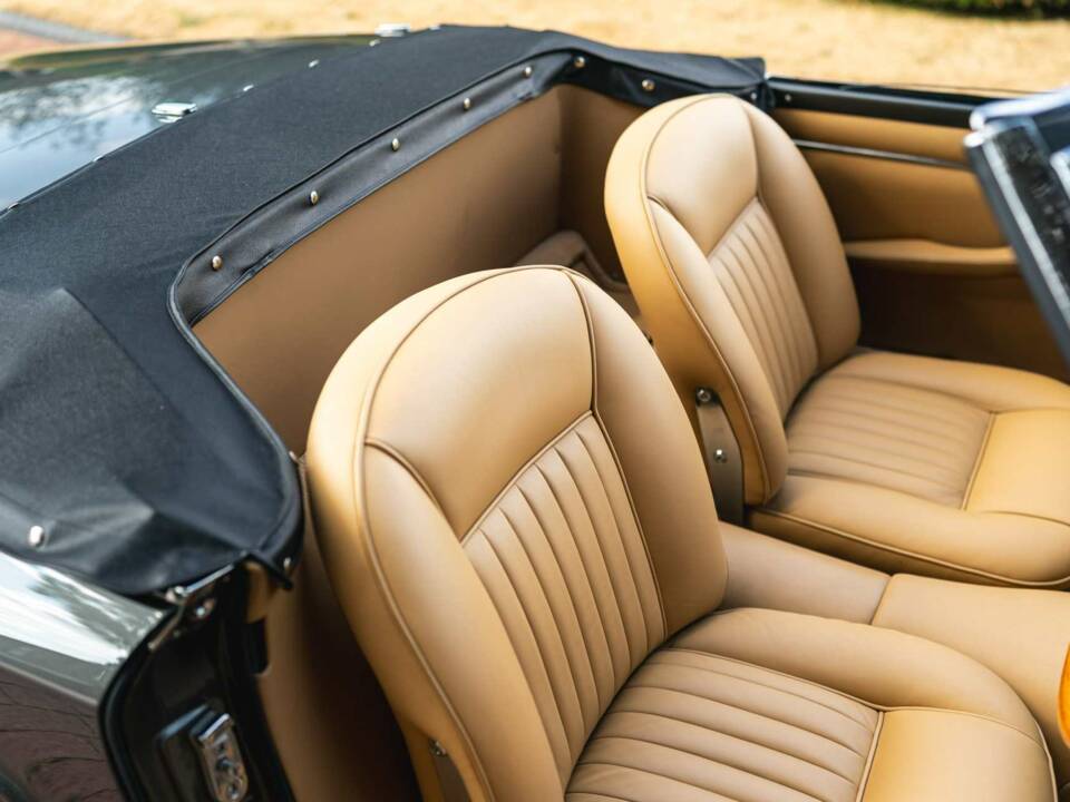 Afbeelding 13/30 van Maserati Mistral 3700 Spyder (1966)