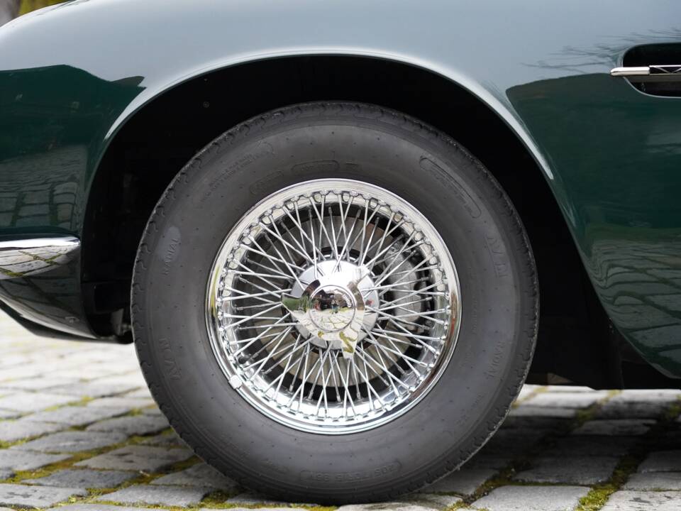 Image 7/22 de Aston Martin DB 6 Mk II (1970)