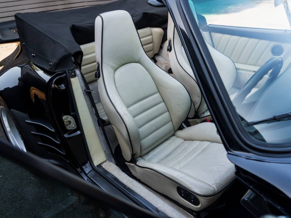 Imagen 33/60 de Porsche 911 Carrera 3.2 (WTL) (1988)