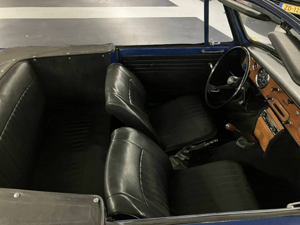 Image 2/8 de Triumph Herald 1200 (1970)