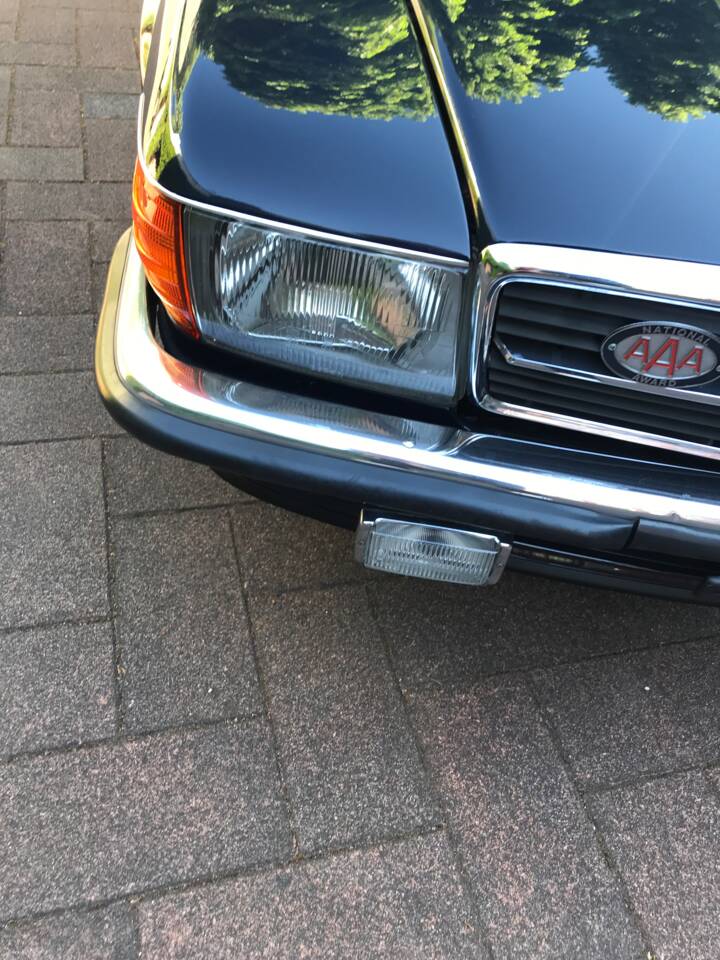 Image 17/53 de Mercedes-Benz 380 SL (1988)