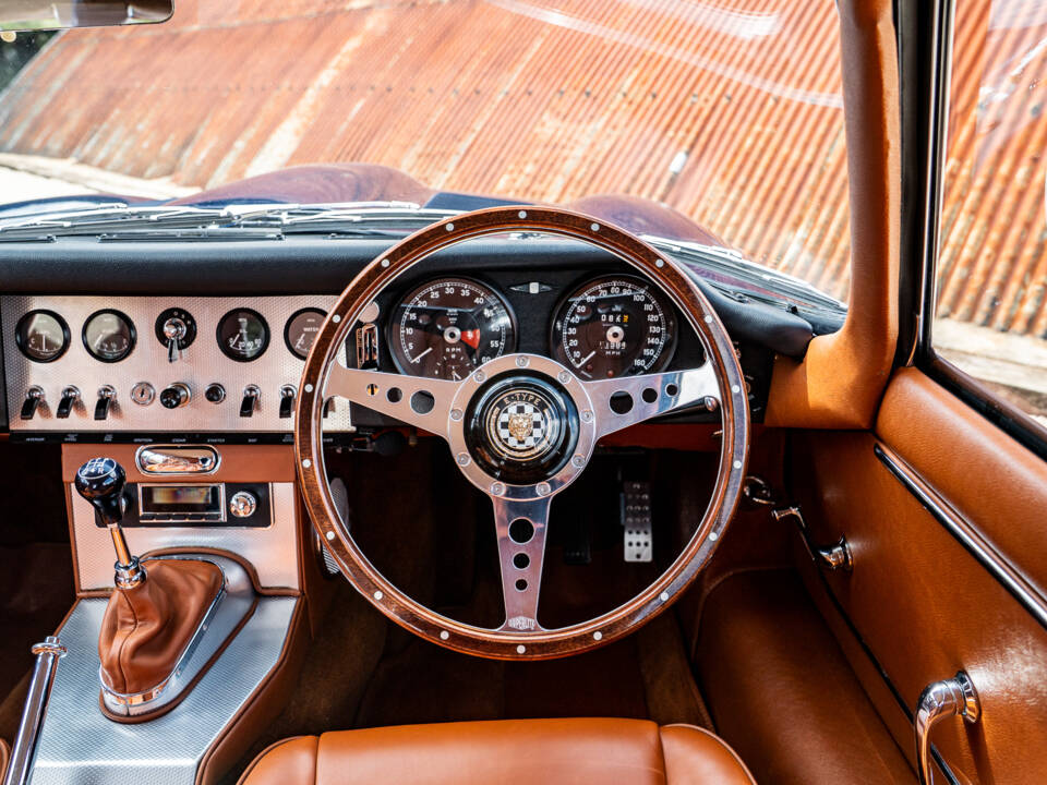 Image 28/39 of Jaguar E-Type &quot;Lightweight&quot; (1962)