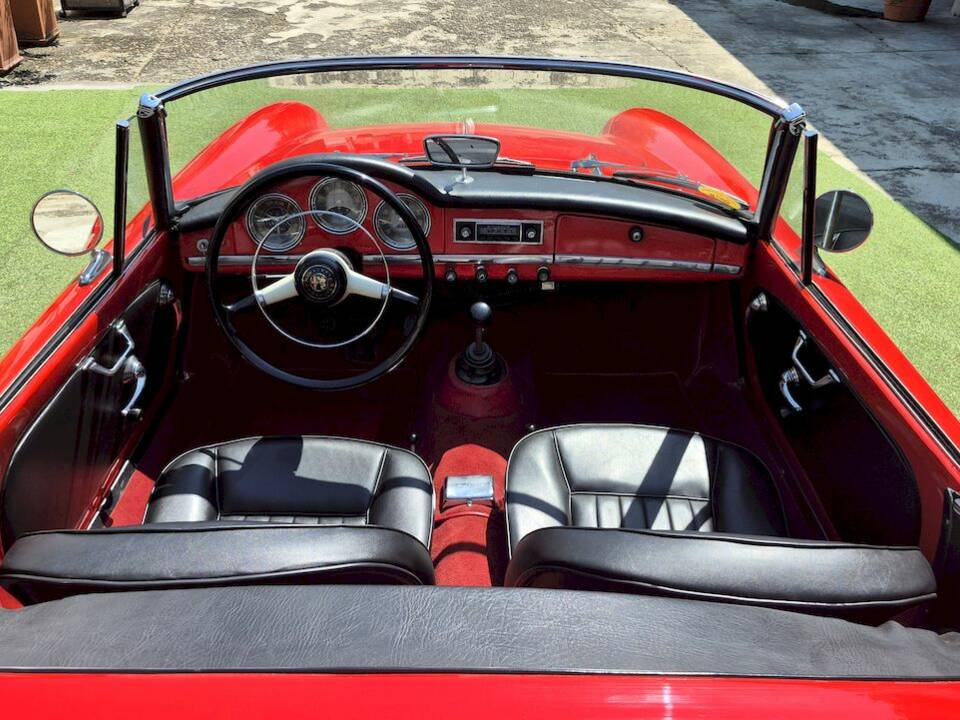 Image 20/71 of Alfa Romeo Giulietta Spider (1961)