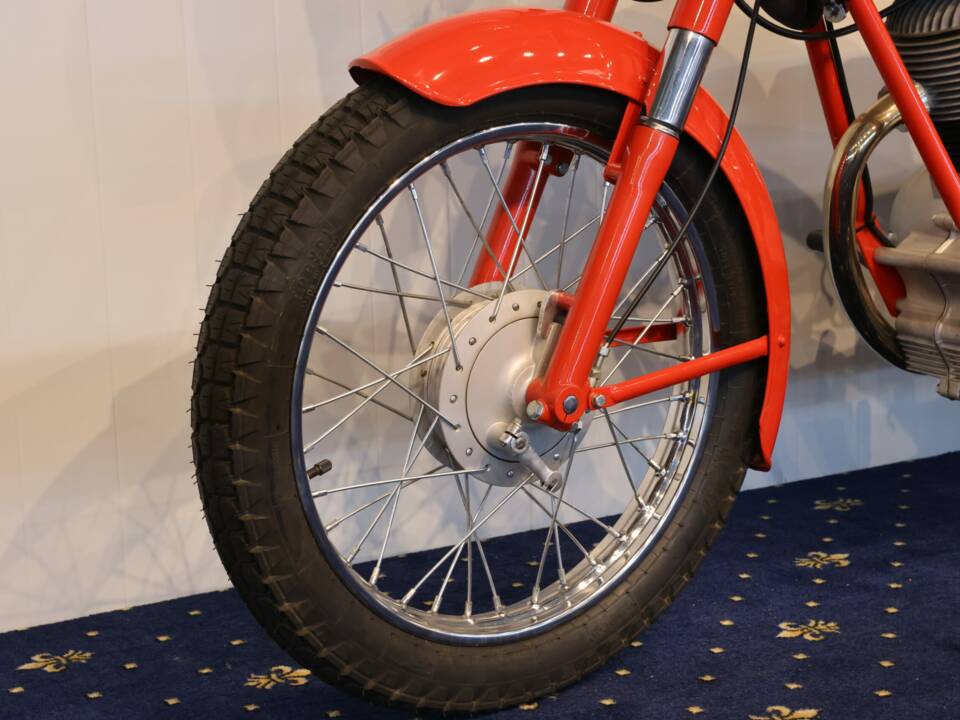 Image 20/26 of Gilera Giubileo 100 (1900)