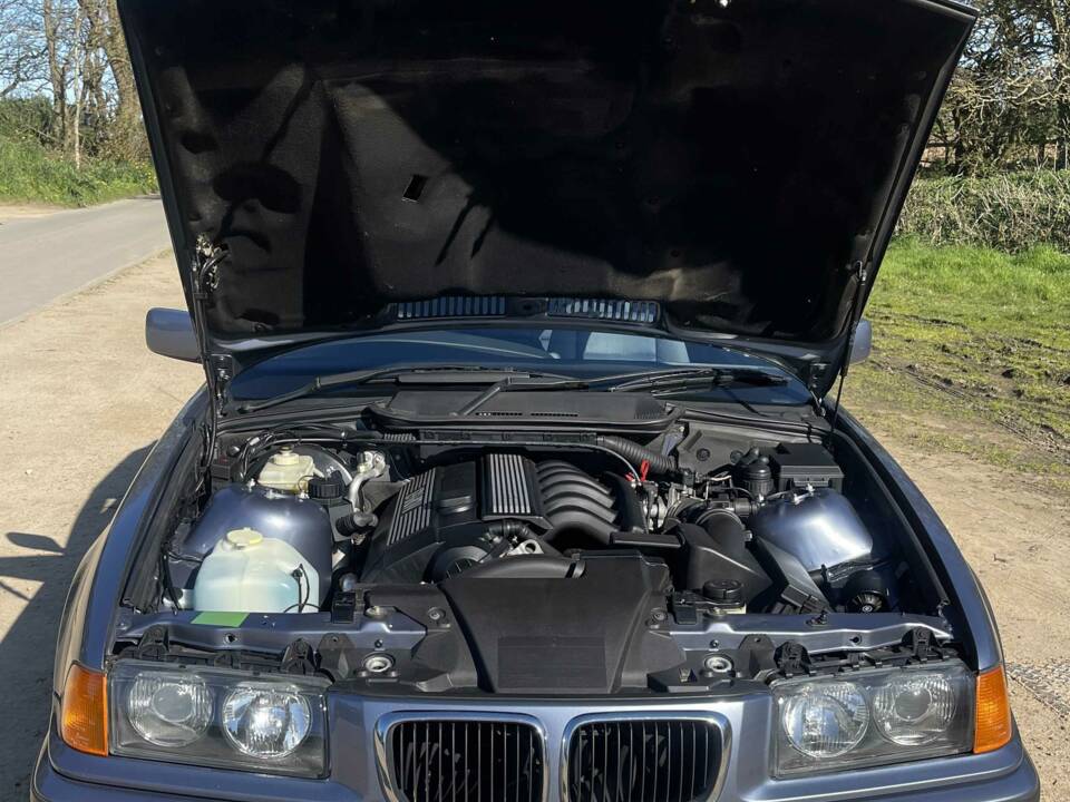 Imagen 12/12 de BMW 323i (1999)