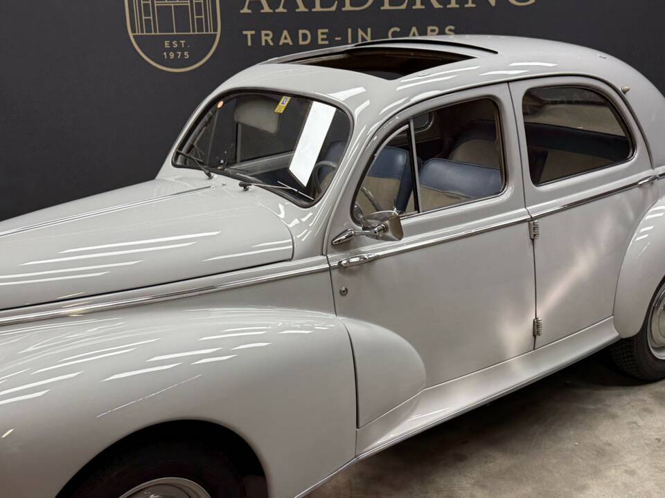 Bild 32/50 von Peugeot 203 C (1960)