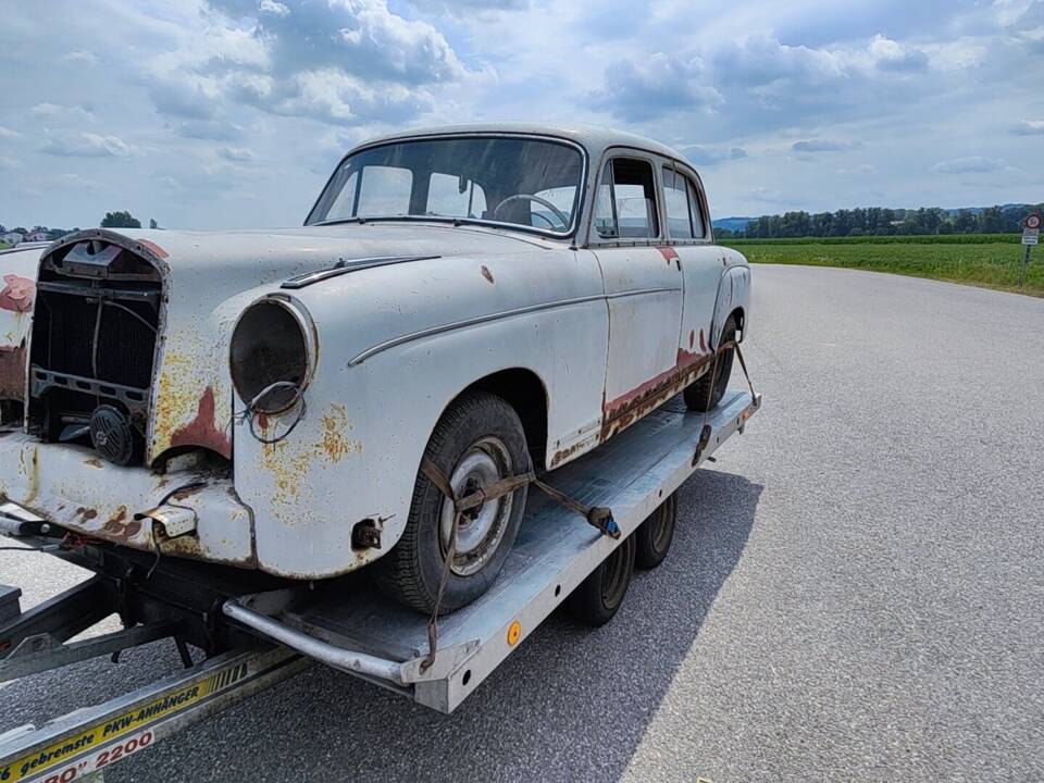 Image 3/50 of Mercedes-Benz 220 S (1958)
