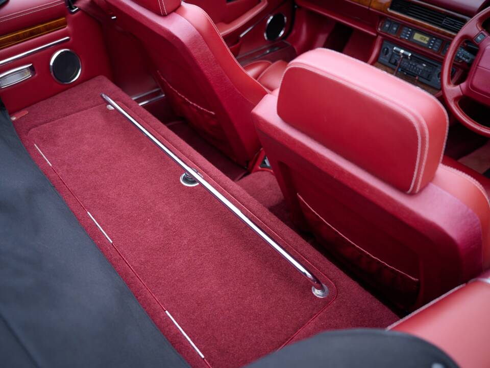 Image 16/50 of Jaguar XJS 6.0 (1993)