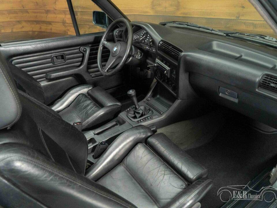 Image 9/19 of BMW 320i (1989)