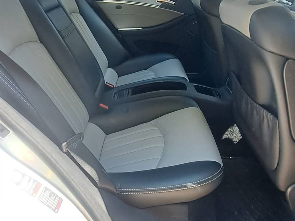 Immagine 8/15 di Mercedes-Benz CLS 350 (2006)
