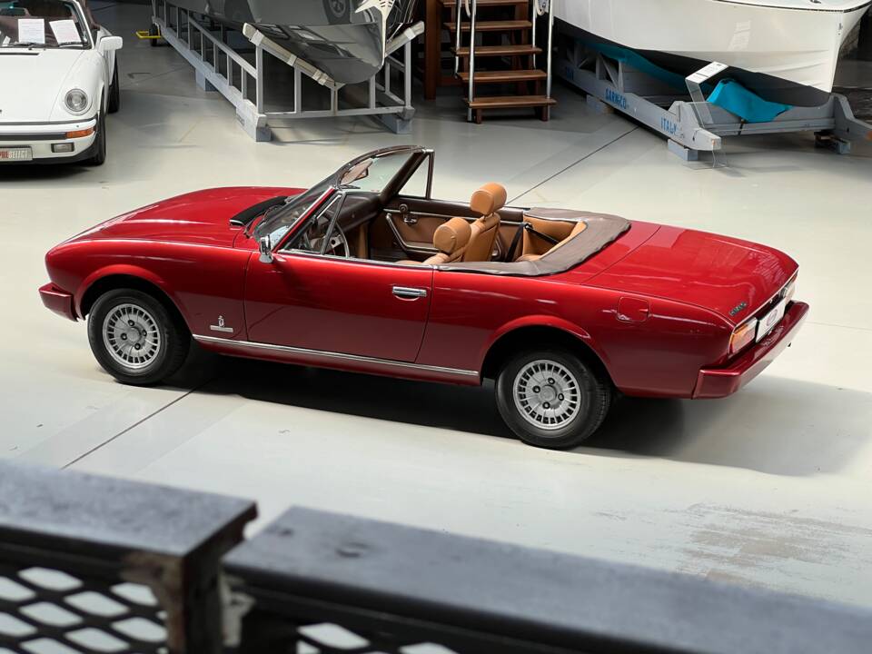 Image 12/28 of Peugeot 504 Convertible (1981)