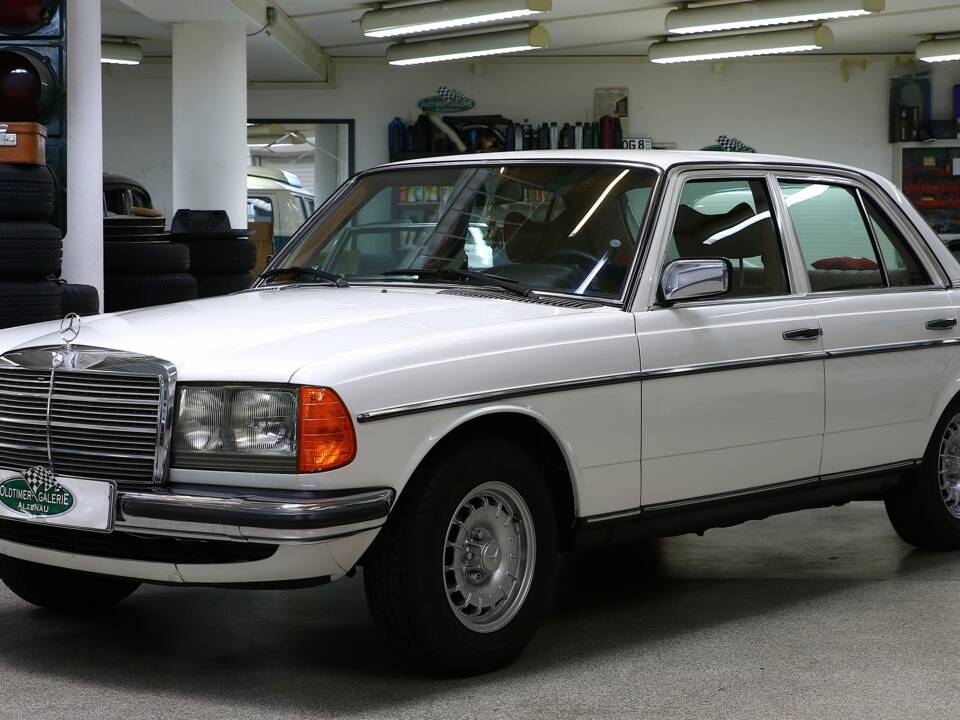 Bild 1/25 von Mercedes-Benz 280 E (1977)