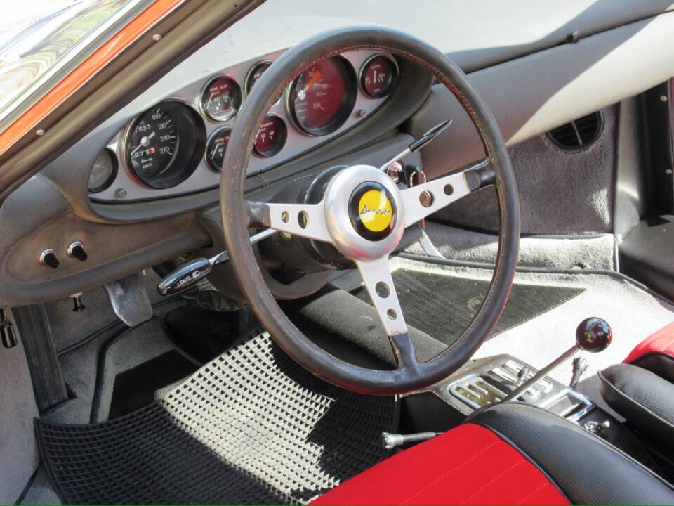 Bild 15/25 von Ferrari Dino 246 GT (1971)