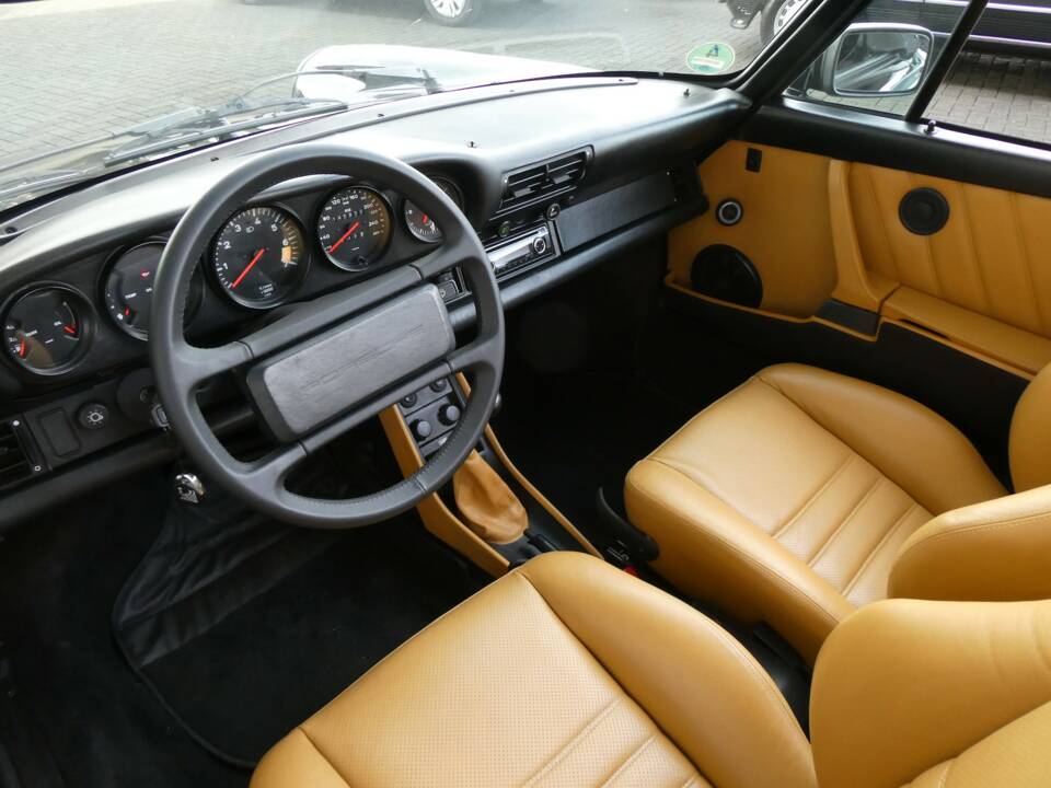 Bild 8/21 von Porsche 911 Carrera 3.2 (1987)