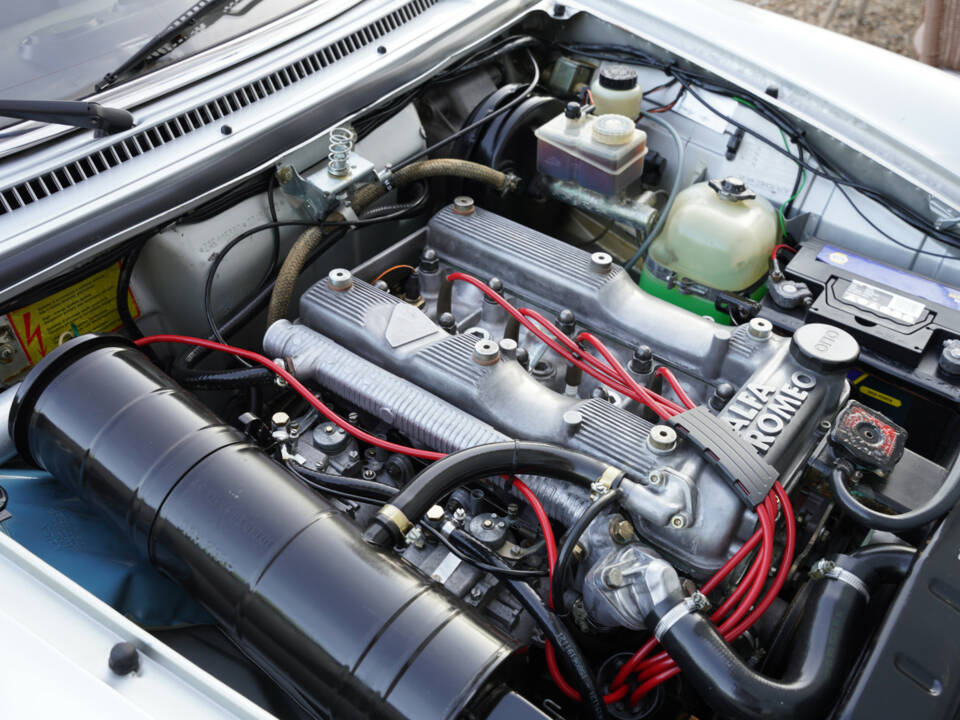Bild 22/50 von Alfa Romeo 2.0 Spider QV (1987)