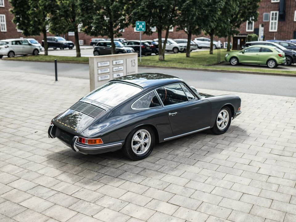 Image 24/59 of Porsche 911 2.0 (1967)