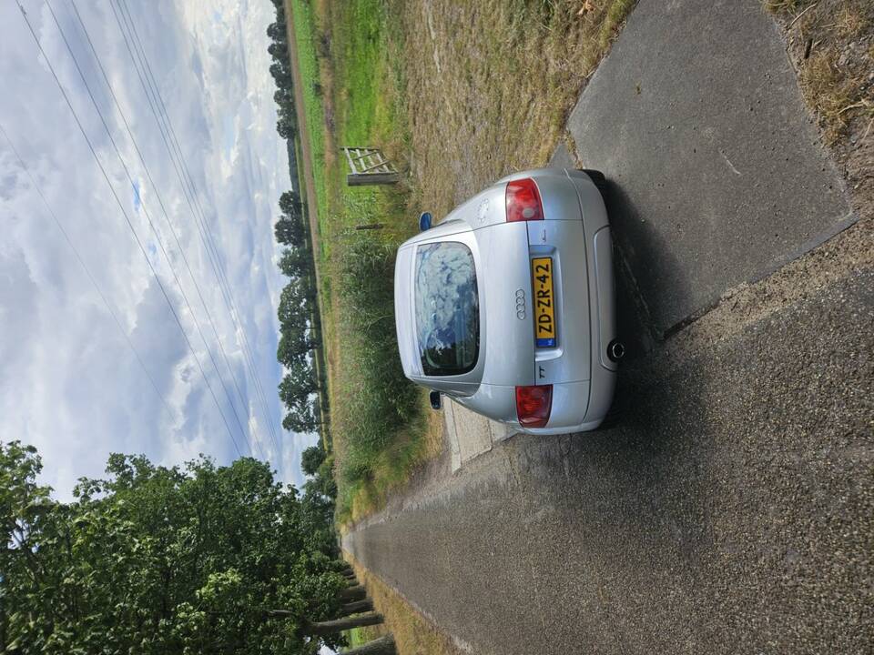 Bild 8/8 von Audi TT 1.8 T (1999)