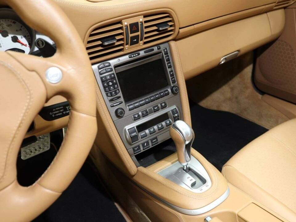 Image 14/30 of Porsche 911 Turbo (2006)