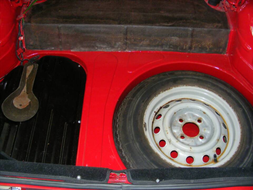 Immagine 17/77 di Alfa Romeo Spider Veloce 2000 (1981)