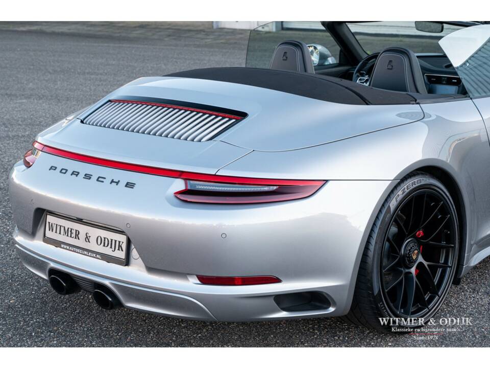 Image 23/38 of Porsche 911 Carrera GTS (2017)