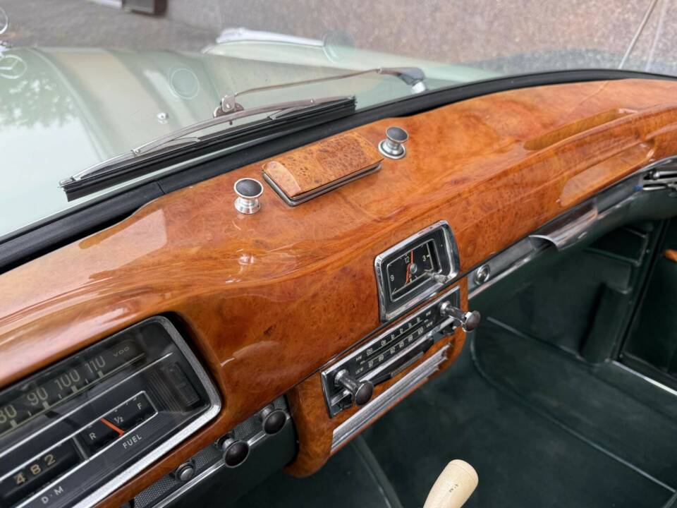 Image 36/50 of Mercedes-Benz 220 S Cabriolet (1958)