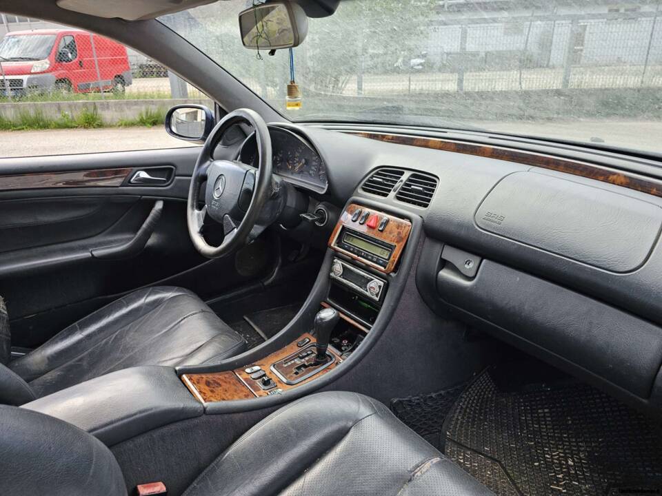 Bild 6/8 von Mercedes-Benz CLK 230 Kompressor (1999)