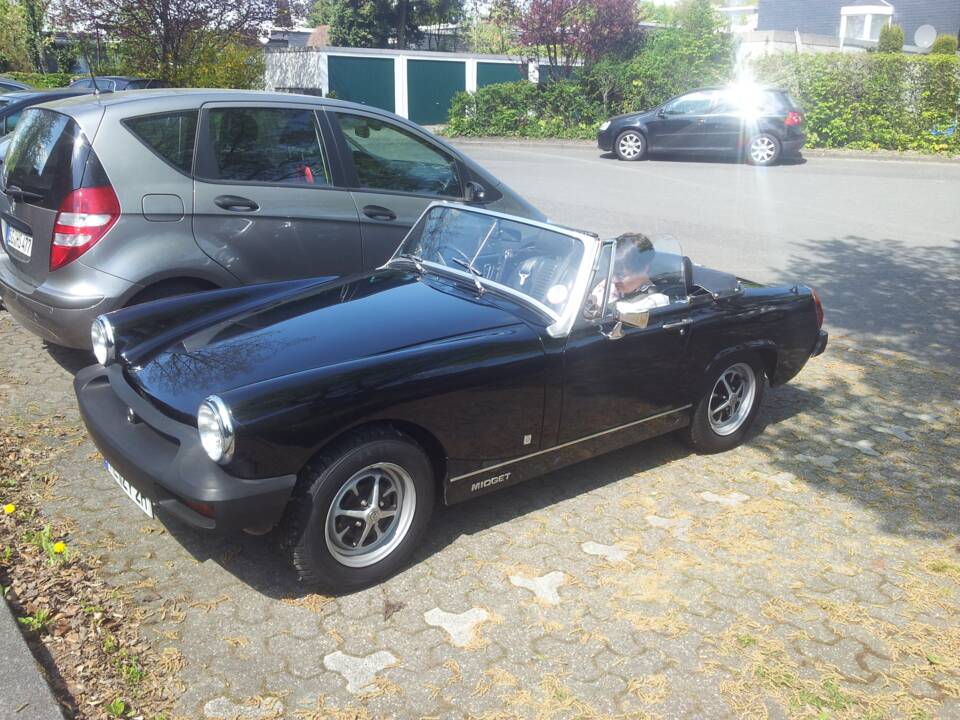 Image 2/29 of MG Midget 1500 (1979)