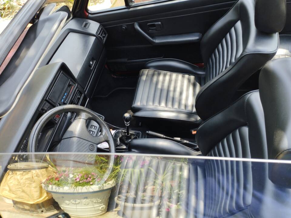 Image 5/55 de Volkswagen Golf Mk I Convertible 1.6 (1990)