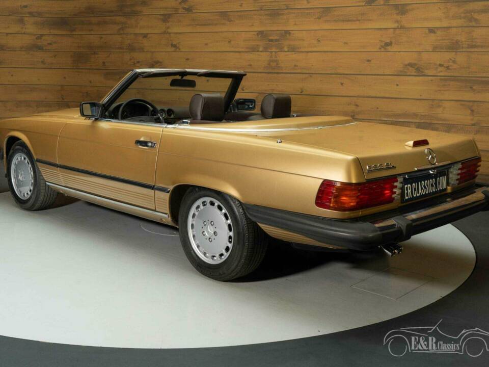 Bild 7/19 von Mercedes-Benz 560 SL (1988)