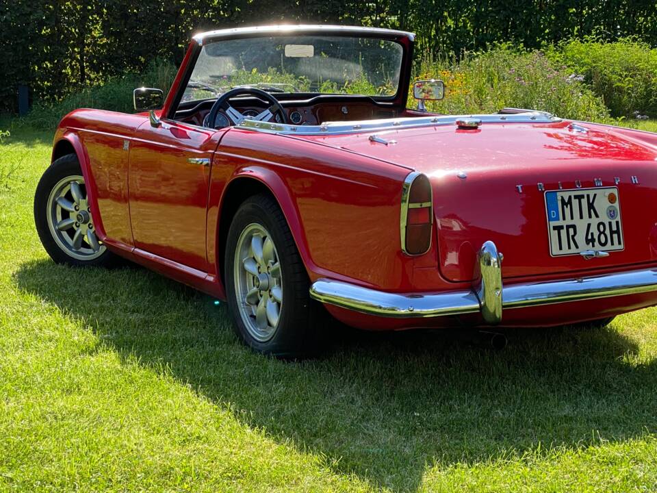 Image 8/10 of Triumph TR 4 (1964)