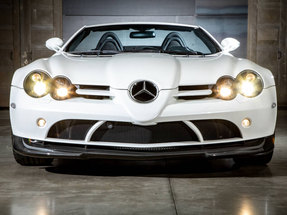 Image 2/34 of Mercedes-Benz SLR McLaren 722 S (2011)