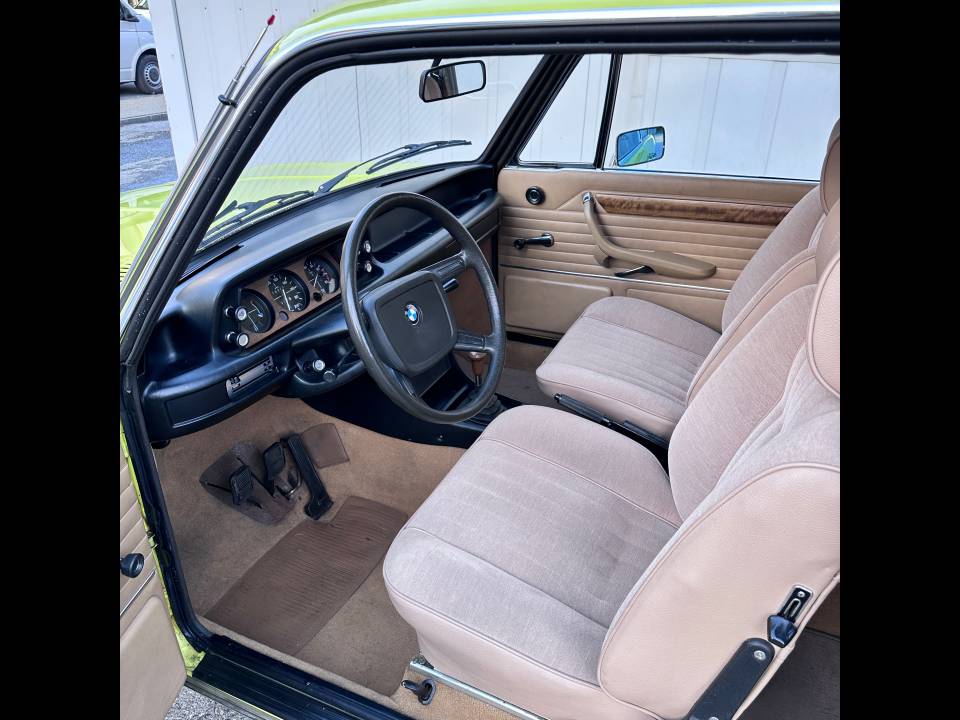 Image 15/39 de BMW 2002 (1974)
