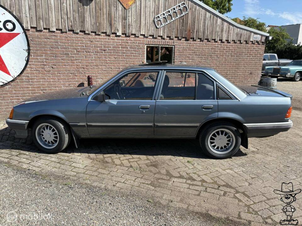 Image 16/35 de Opel Rekord 2,0 E (1985)