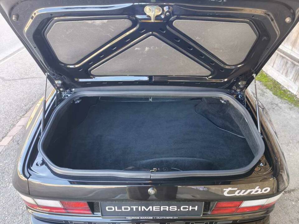 Image 16/24 of Porsche 944 Turbo (1991)