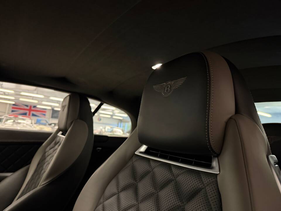 Image 21/22 of Bentley Continental GTC V8 S (2017)
