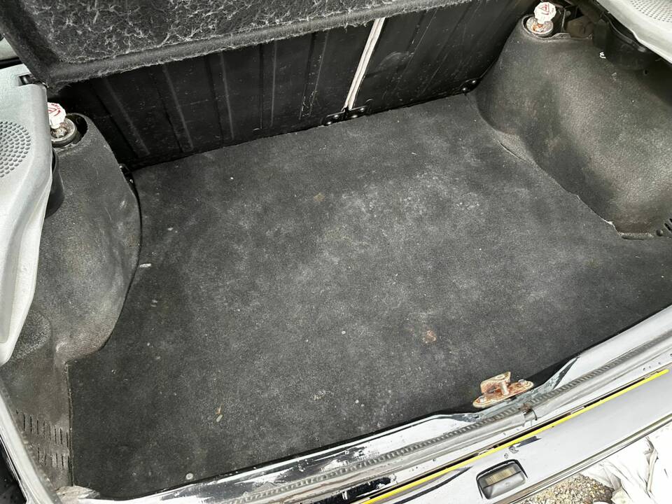 Image 33/38 de Ford Escort turbo RS (1990)