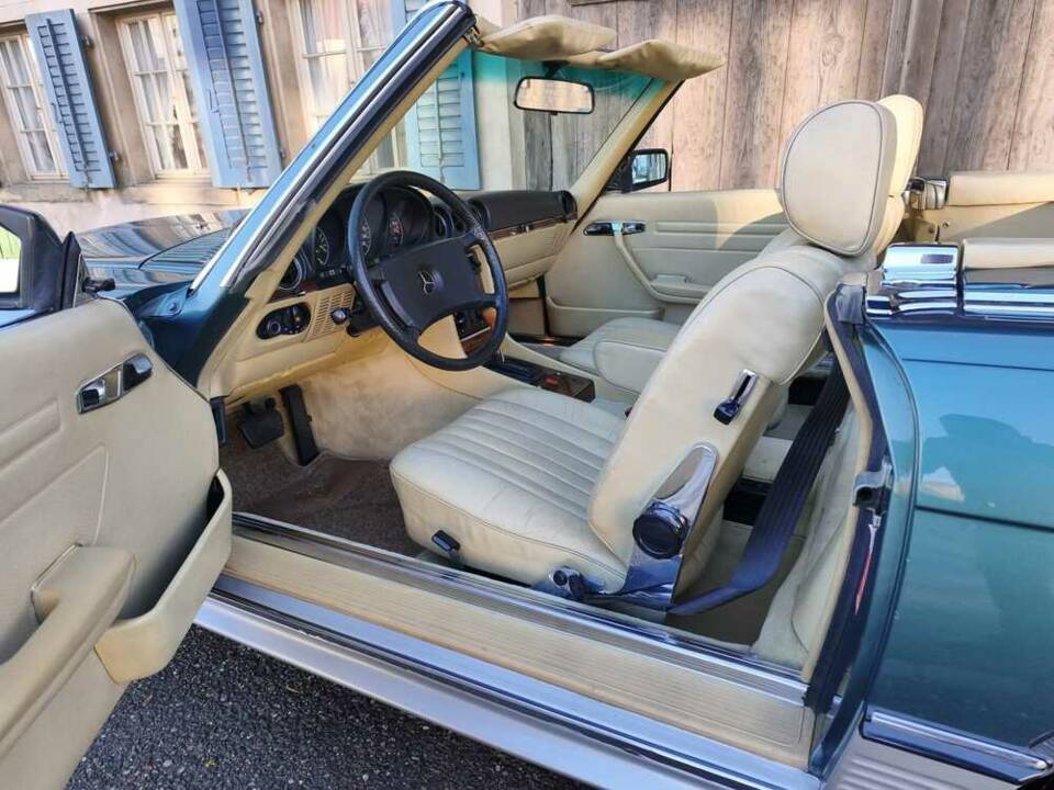 Image 10/26 of Mercedes-Benz 500 SL (1981)