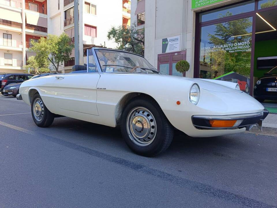 Bild 9/50 von Alfa Romeo Spider 1600 Junior (1975)