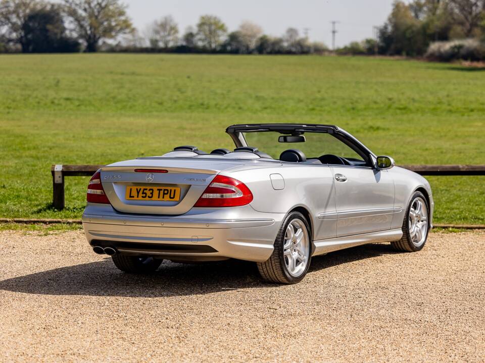 Image 35/50 of Mercedes-Benz CLK 55 AMG (2003)