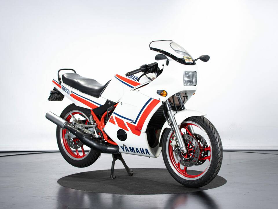 Image 4/50 of Yamaha RD 350 LC (1990)