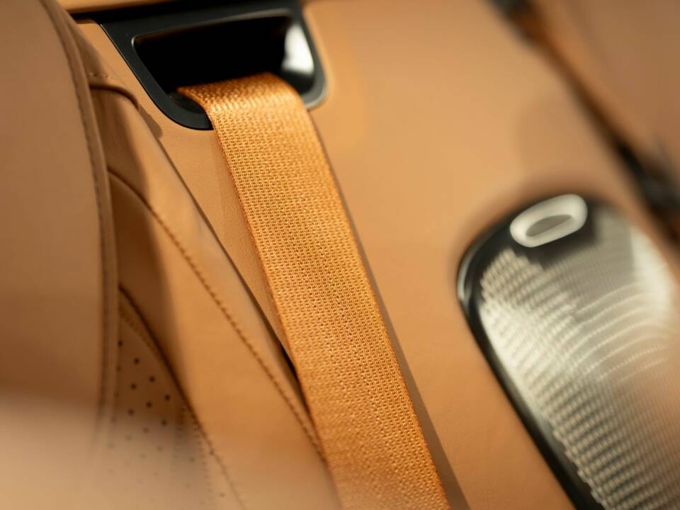 Bild 28/51 von Aston Martin DB12 Volante (2024)