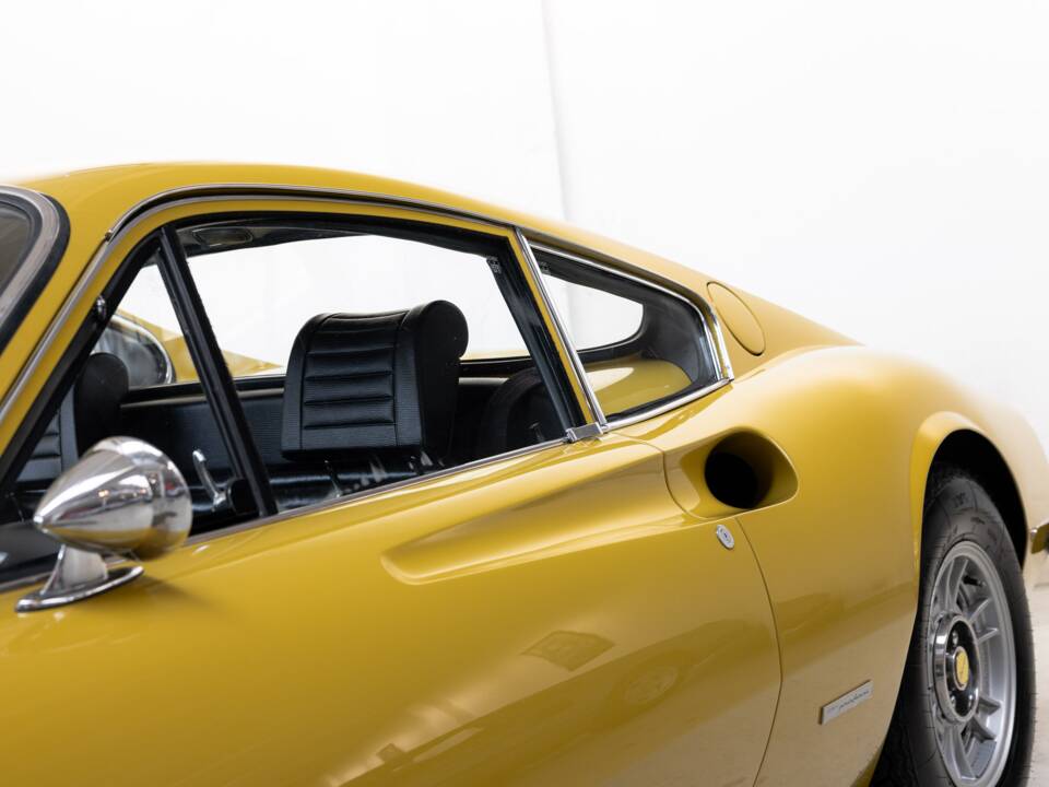 Afbeelding 14/39 van Ferrari Dino 246 GT (1970)