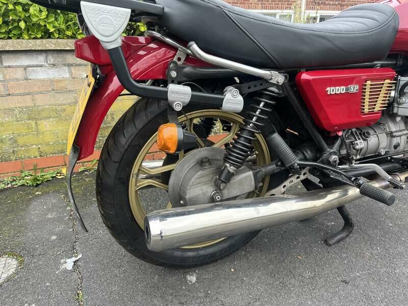 Image 17/26 of Moto Guzzi 1000 SP (1980)