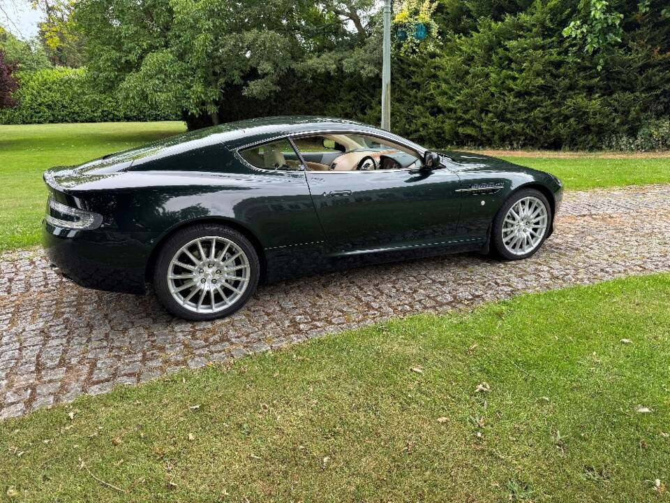 Image 16/43 of Aston Martin DB 9 (2008)
