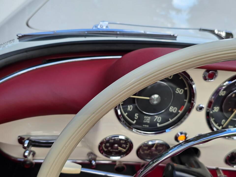 Image 12/21 of Mercedes-Benz 190 SL (1961)