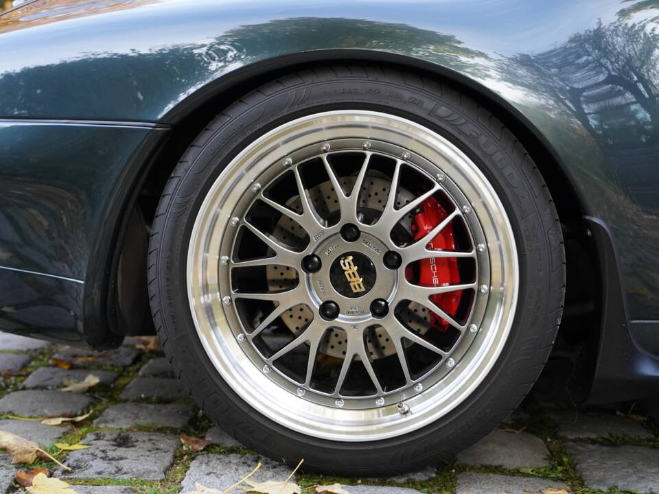 Imagen 8/17 de Porsche 911 Carrera (1995)