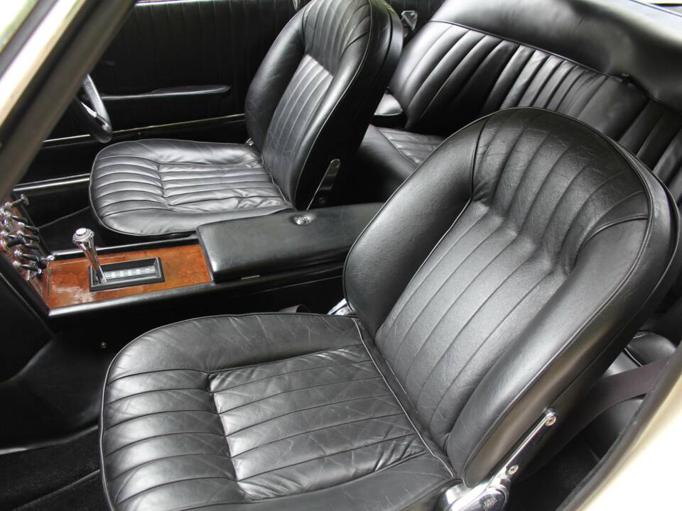 Image 13/20 of Jensen Interceptor MK I (1968)