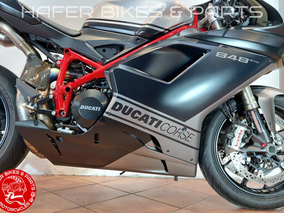 Imagen 25/55 de Ducati DUMMY (2010)