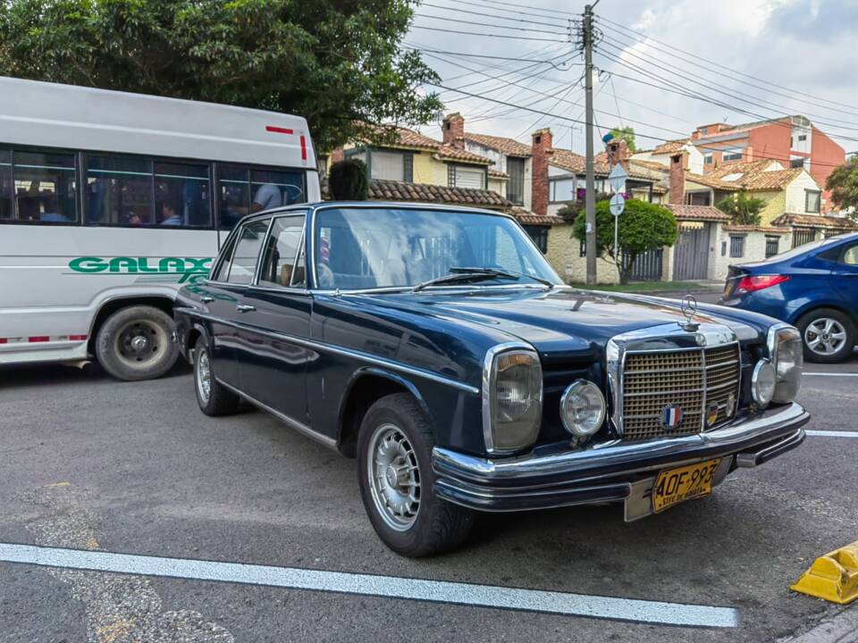 Afbeelding 4/9 van Mercedes-Benz 250 (1970)