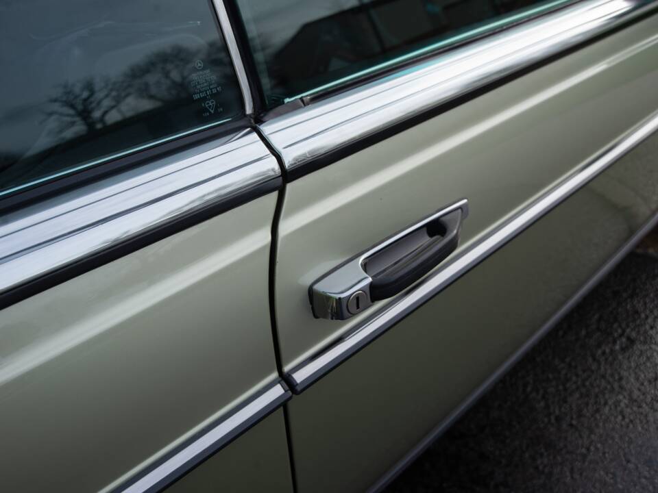 Image 28/30 de Mercedes-Benz 280 CE (1980)